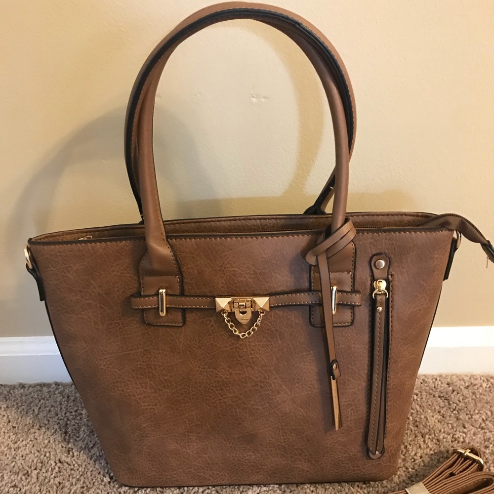 Large brown handbag w/ shoulder strap